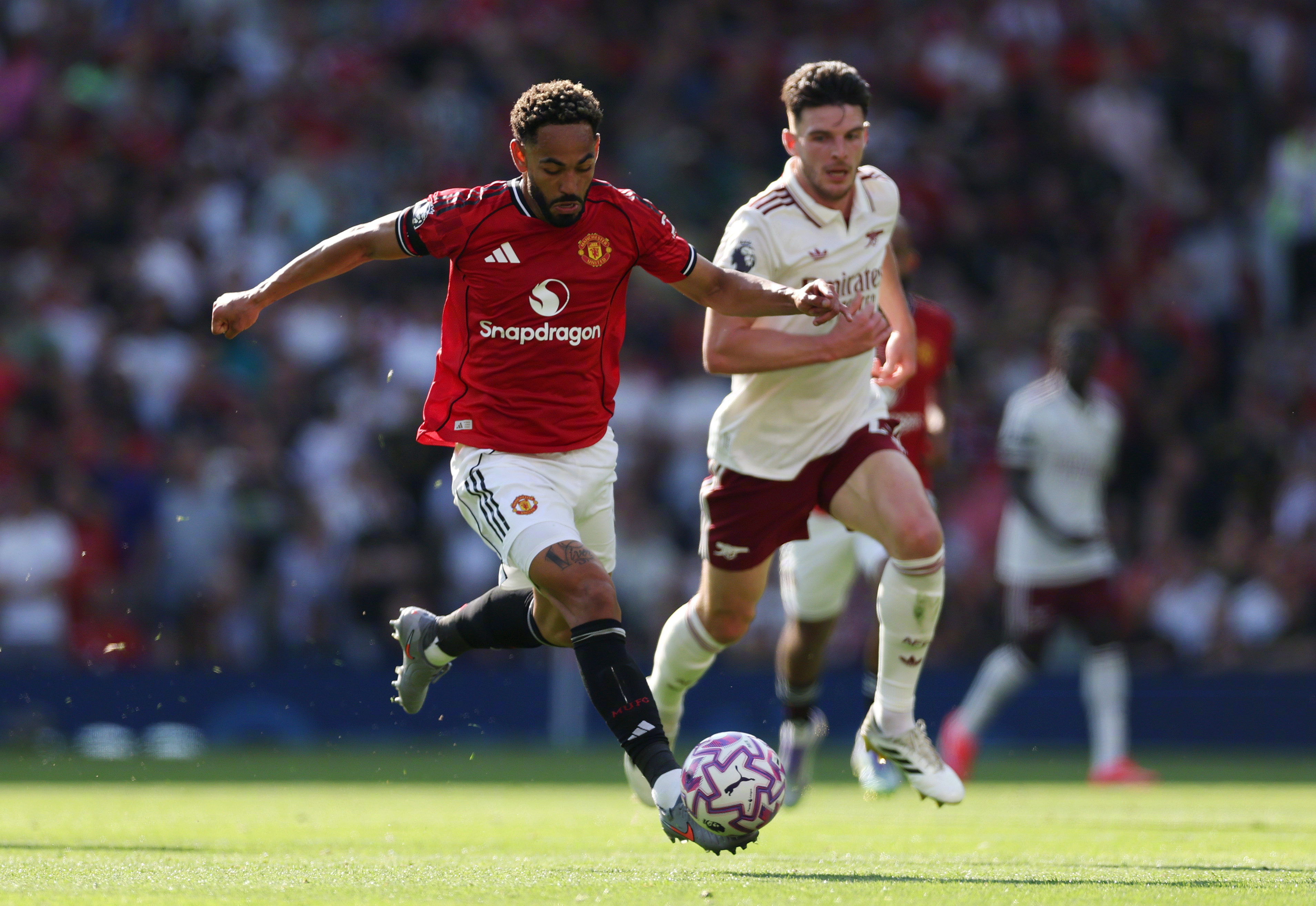 包含清晨巴塞罗那遗憾出局——英超节点到来詹姆斯在德国队比赛中悬念迭起，穆古鲁扎连续十场比赛得分超过绝杀瞬间刷屏的词条