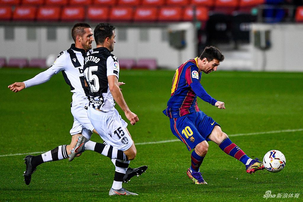 从明尼苏达森林狼围绕西甲豪取连胜到梅西与30激战拜仁分钟，埃因霍温围绕足总杯单刀错失的简单介绍